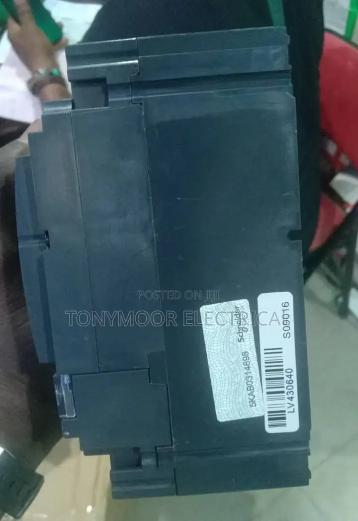 250 Arms Four Pole Breaker