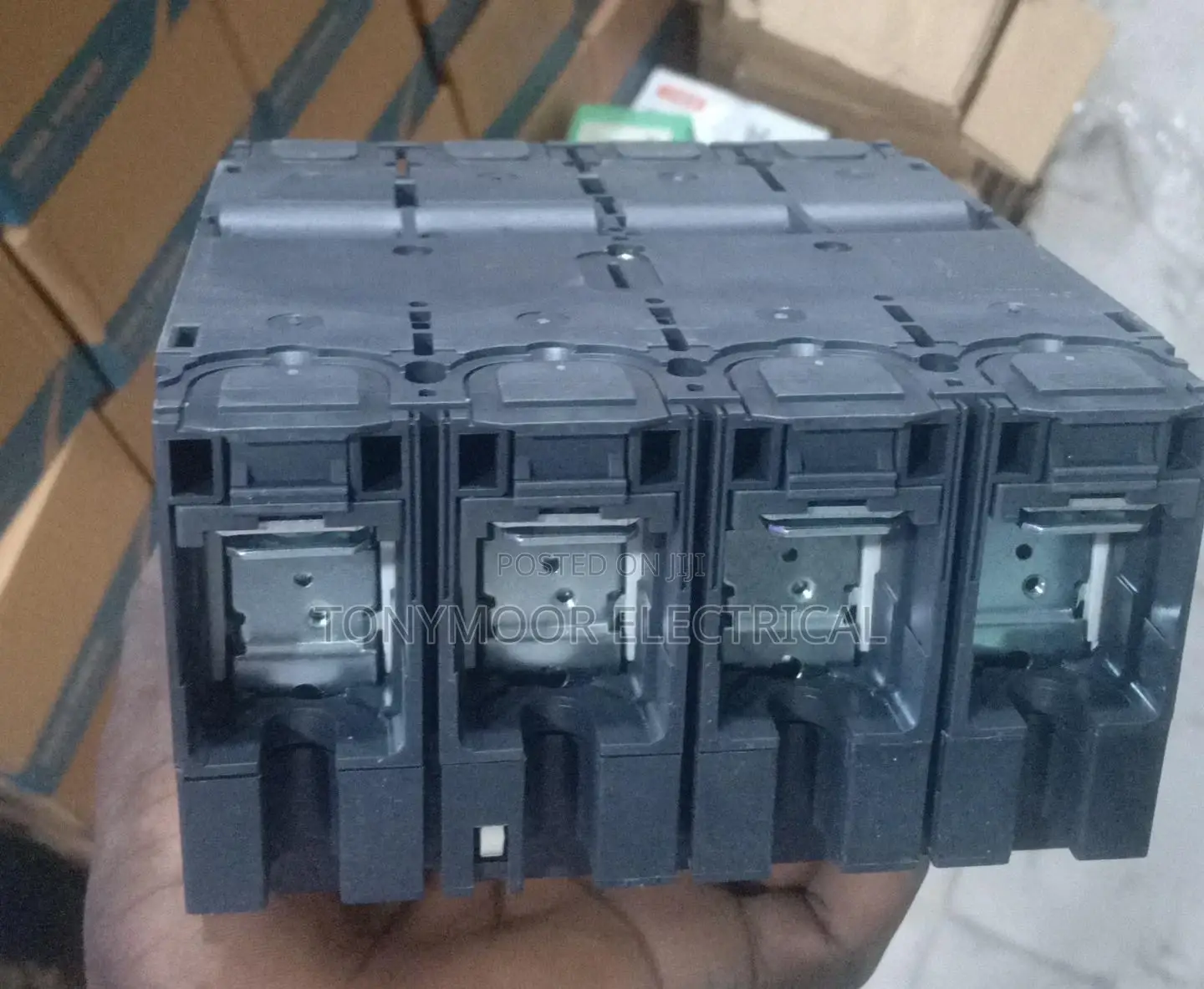 250 Arms Four Pole Breaker
