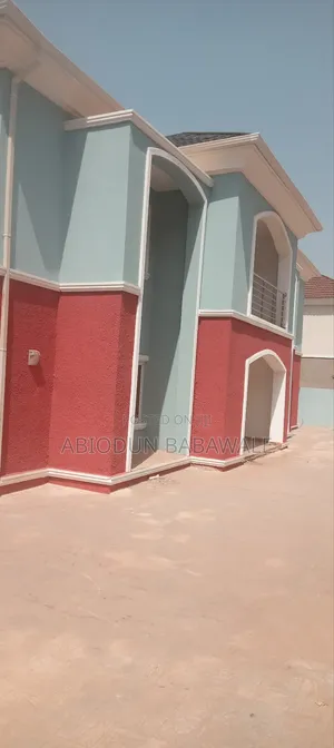 5bdrm Duplex in Federal Housing for sale