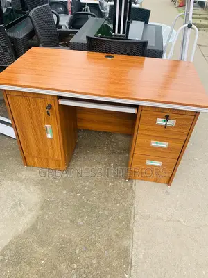 Top Quality Imported Office Table
