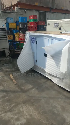 30kva Perkins Soundproof Diesel Generator 100% Copper Coil