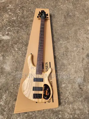 Cort Action DLX Vas Active 5 Strings Bass Guitar