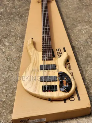 Cort Action DLX Vas Active 5 Strings Bass Guitar