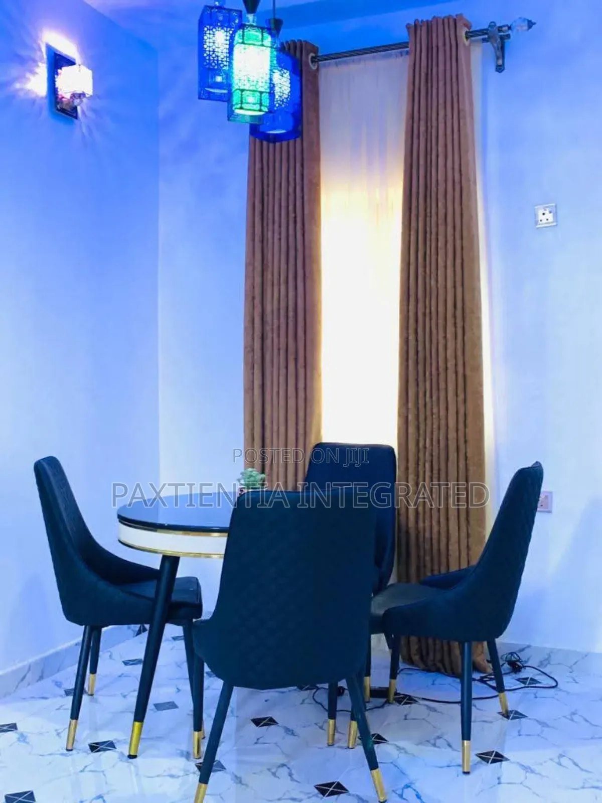 Marble Dining Table With Four Chairs.