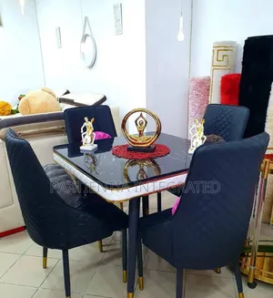 Marble Dining Table With 4 Chairs.