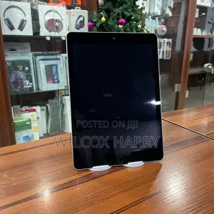 Apple iPad 9.7 32 GB Gray