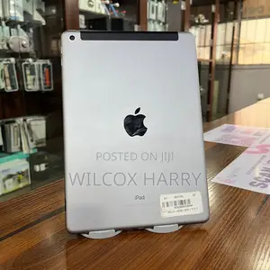 Apple iPad 9.7 128 GB Gray