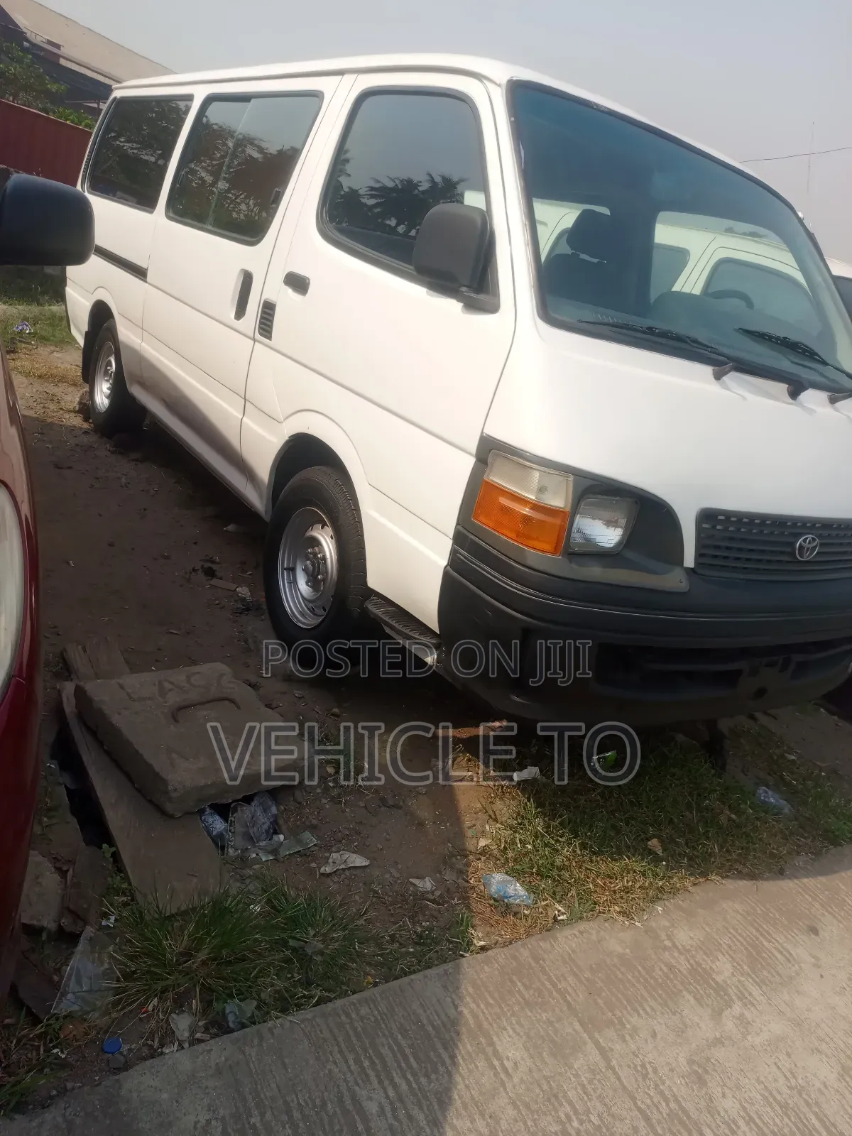 Toyota HiAce 2005 White