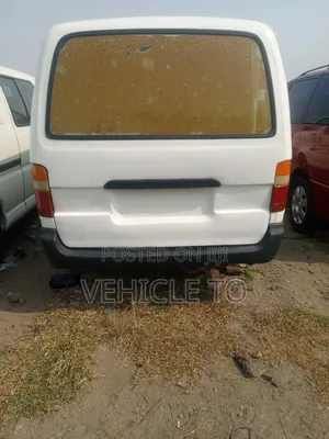 Toyota HiAce 2005 White