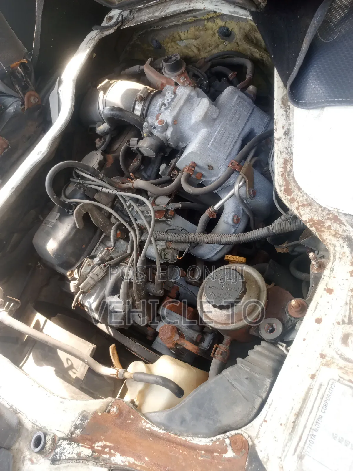 Toyota HiAce 2005 White