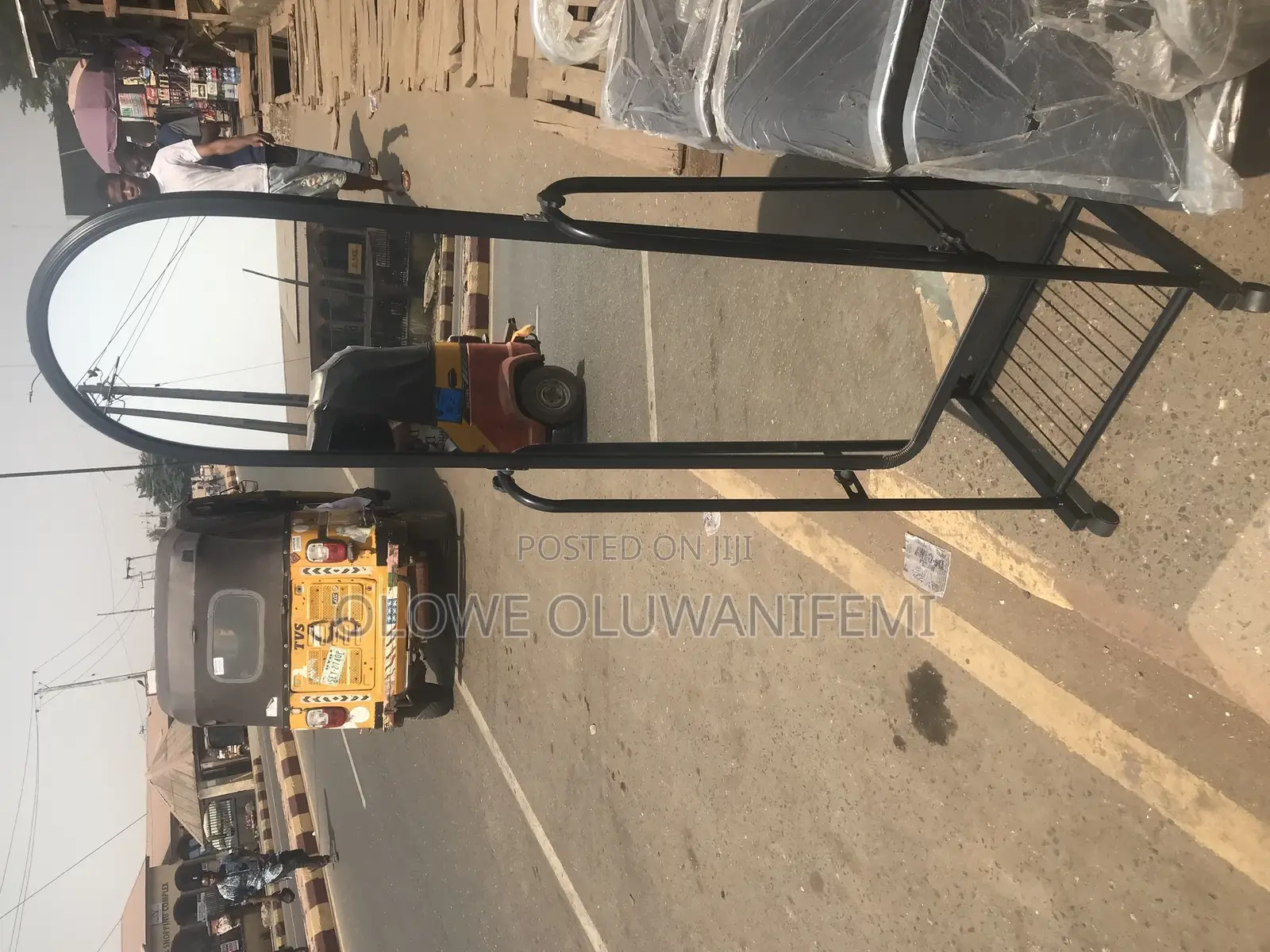 Standing Mirror With Rollers