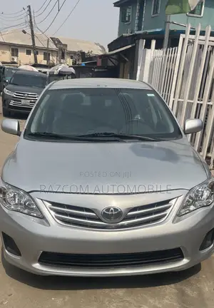 Photo - Toyota Corolla 2013 Silver