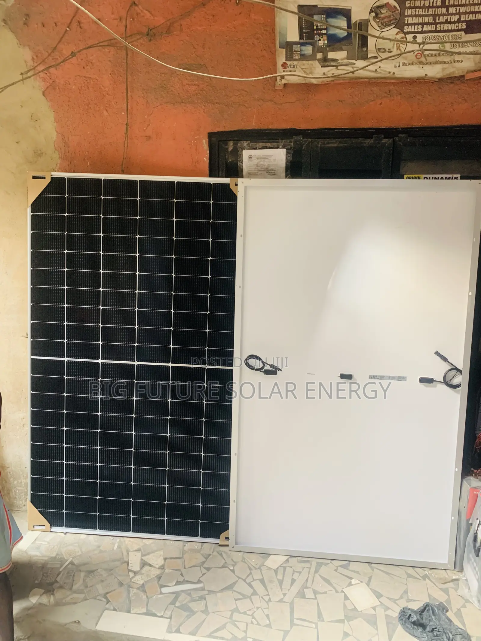 550watts Jinko Solar Panel 144C