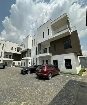 6bdrm Duplex in Asokoro for sale