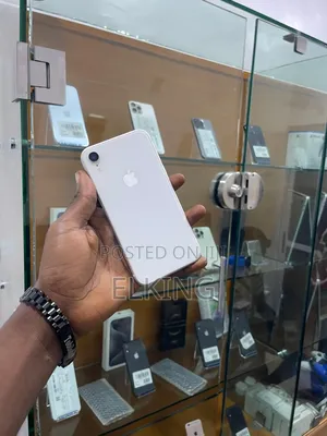 Apple iPhone XR 64 GB White