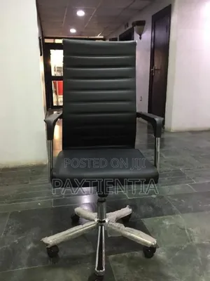Office Chair With Waves Design