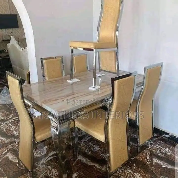 High Quality Luxuriously Imported Dining Table Set