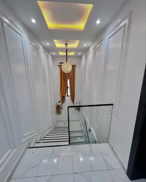 4bdrm Maisonette in Lekki Phase 1 Proper for rent