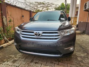 Toyota Highlander SE 2012 Gray