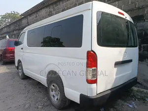 Toyota HiAce 2007 White