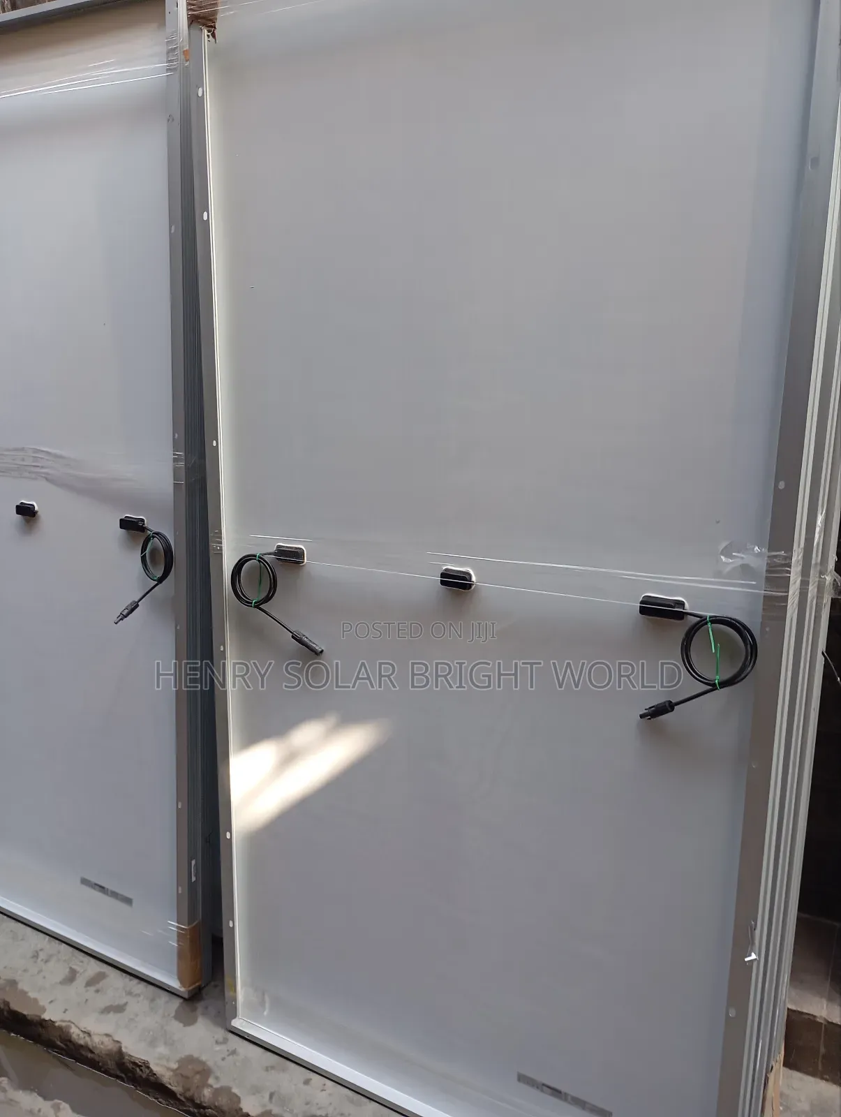 555w Jsolar Panel