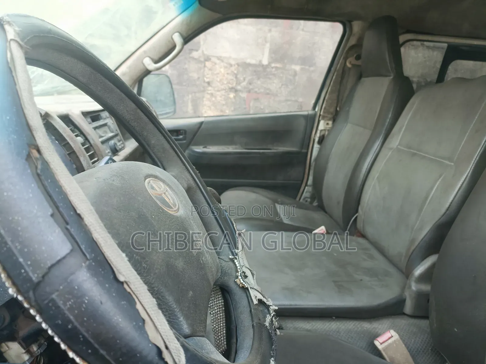 Toyota HiAce 2007 White