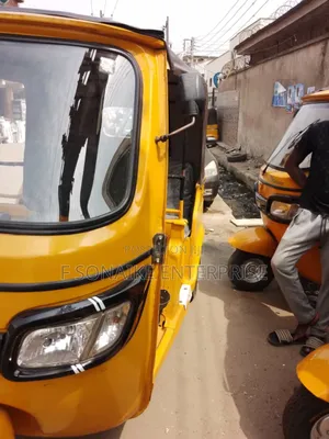 Photo - TVS King Deluxe Plus iTouch Start 2024 Yellow