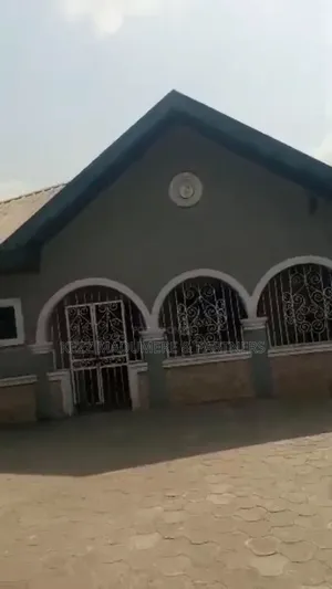 Photo - 4bdrm Bungalow in Akwaka, Rumuodomaya, for sale