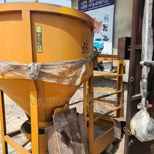 1000l Concrete Bucket With Funel And Personal Carrier