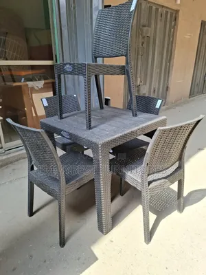 Quality Outdoor Set.