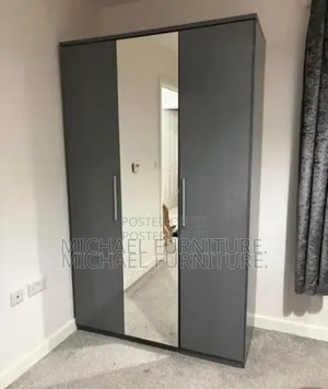 4 By 7 Wardrobe With Mirror