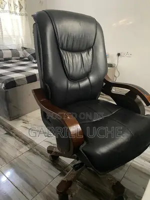 Super Executive Swivel Office Chair