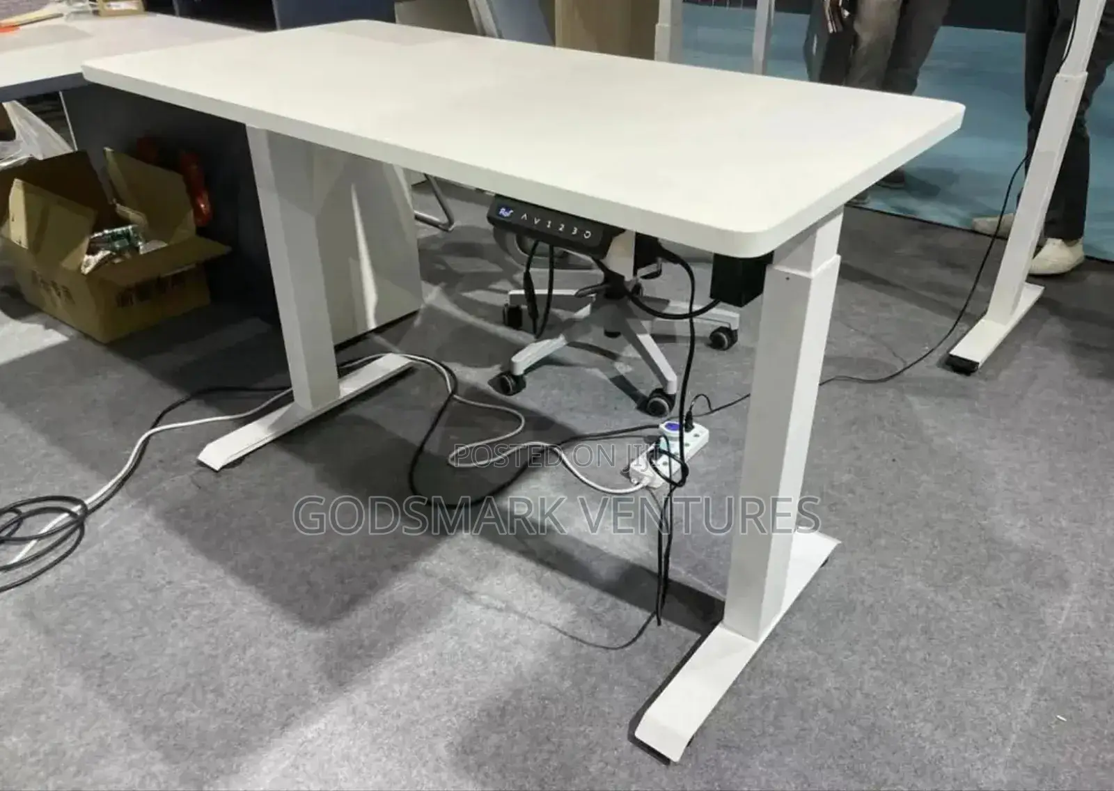 Adjustable Office Desk.1.4 Meter