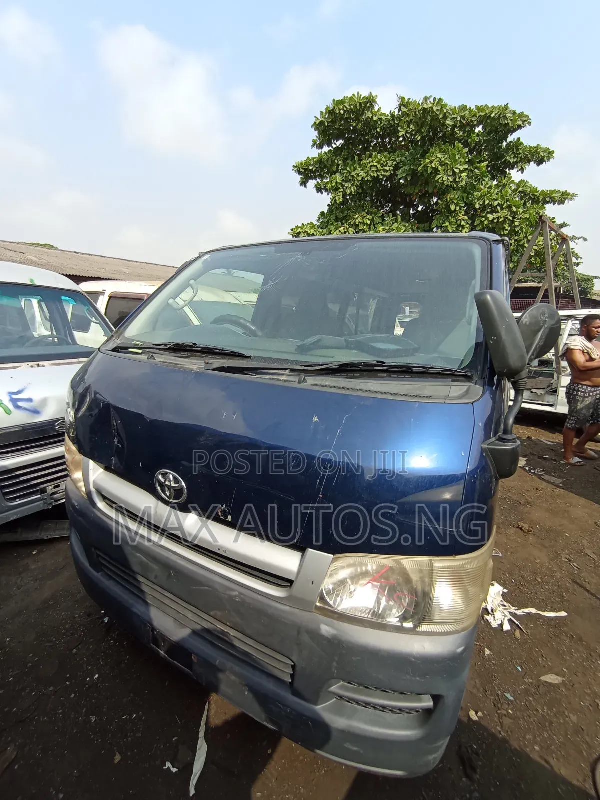 Toyota HiAce 2009 Blue