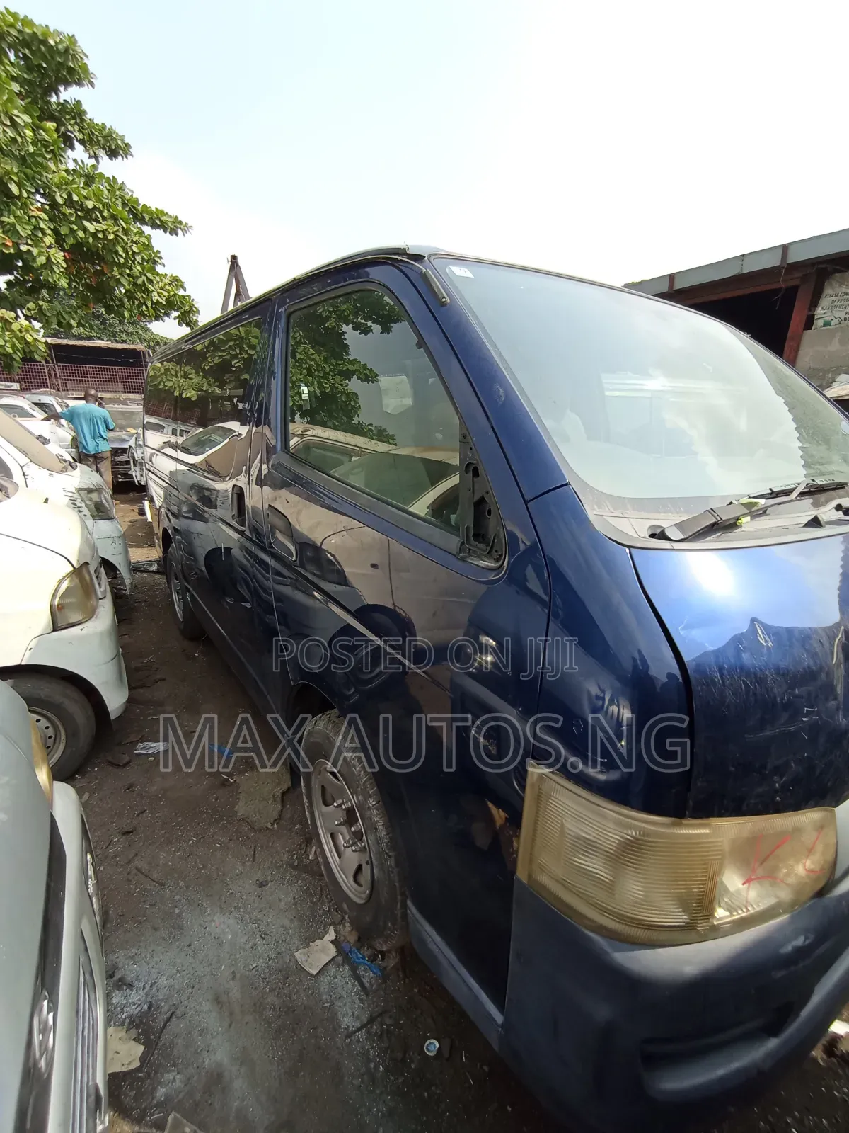 Toyota HiAce 2009 Blue