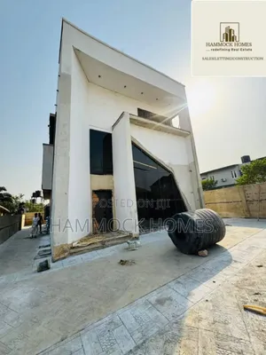 5bdrm Duplex in New Bodija for sale