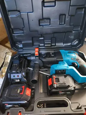 Makita Hitting Machine With 2batteries