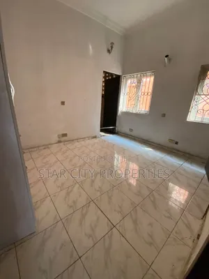 Photo - 3bdrm Apartment in Alagomeji, Yaba for rent