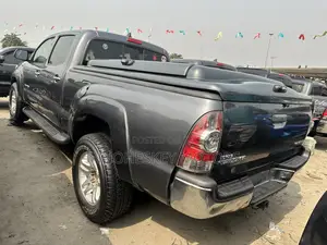 Toyota Tacoma 2015 Gray