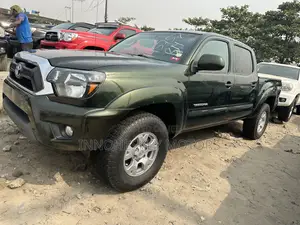 Toyota Tacoma 2014 Green