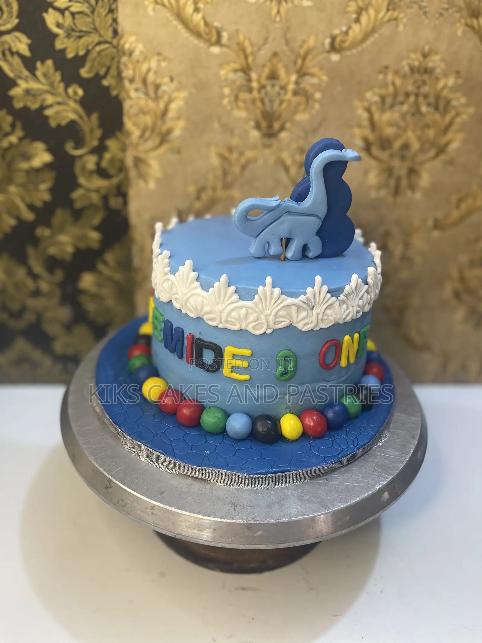 Bento Cake Size 4 Available for Sale