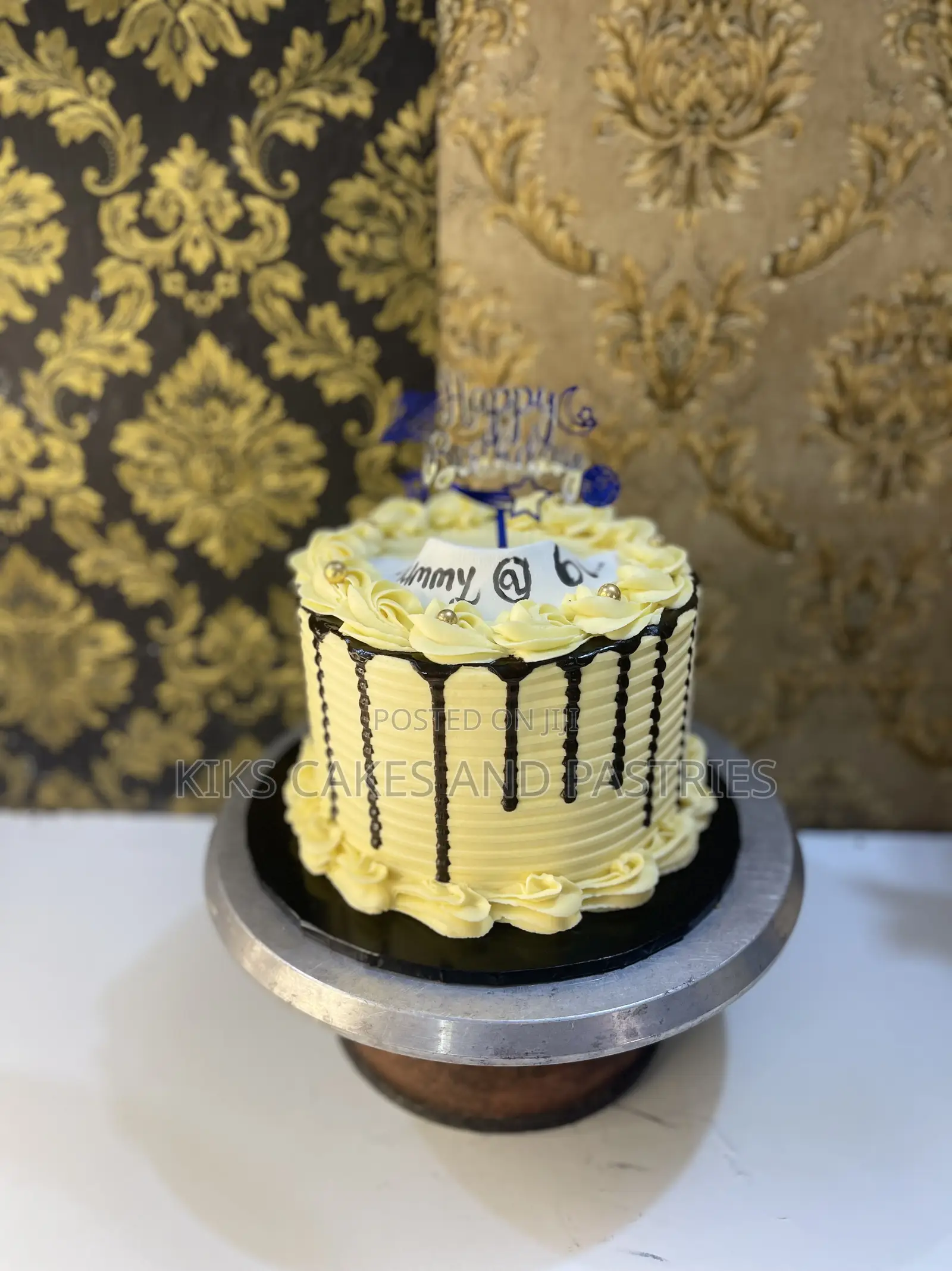 Bento Cake Size 4 Available for Sale