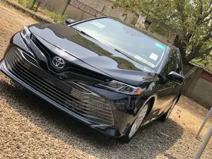 Toyota Camry 2018 Gray