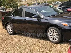 Toyota Camry 2018 Gray
