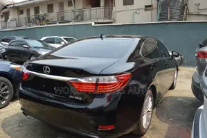 Lexus ES 2013 Black