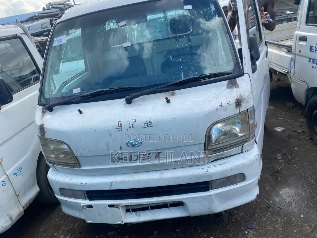 Suzuki Every 2010 White