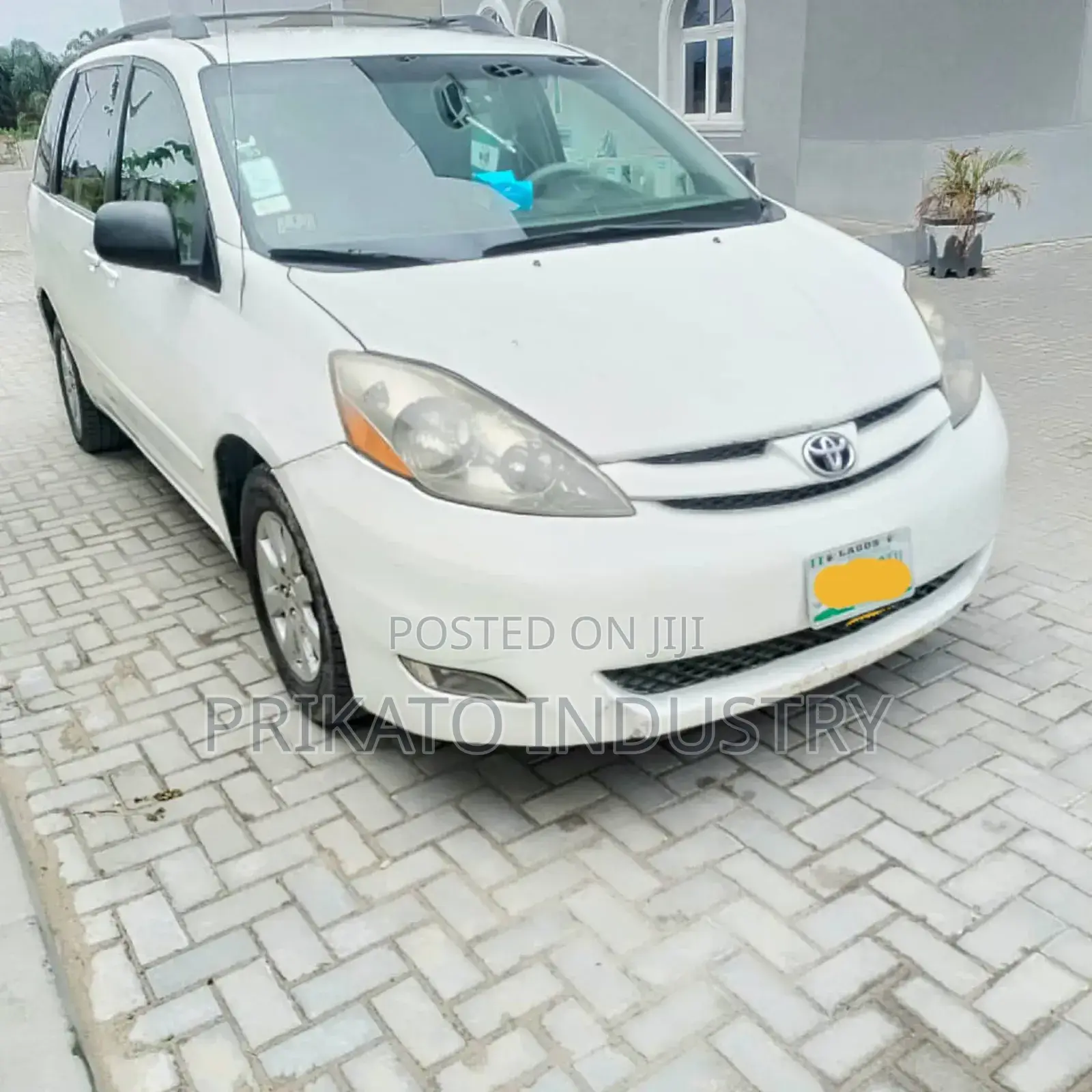 Sienna Vehicle for Hire