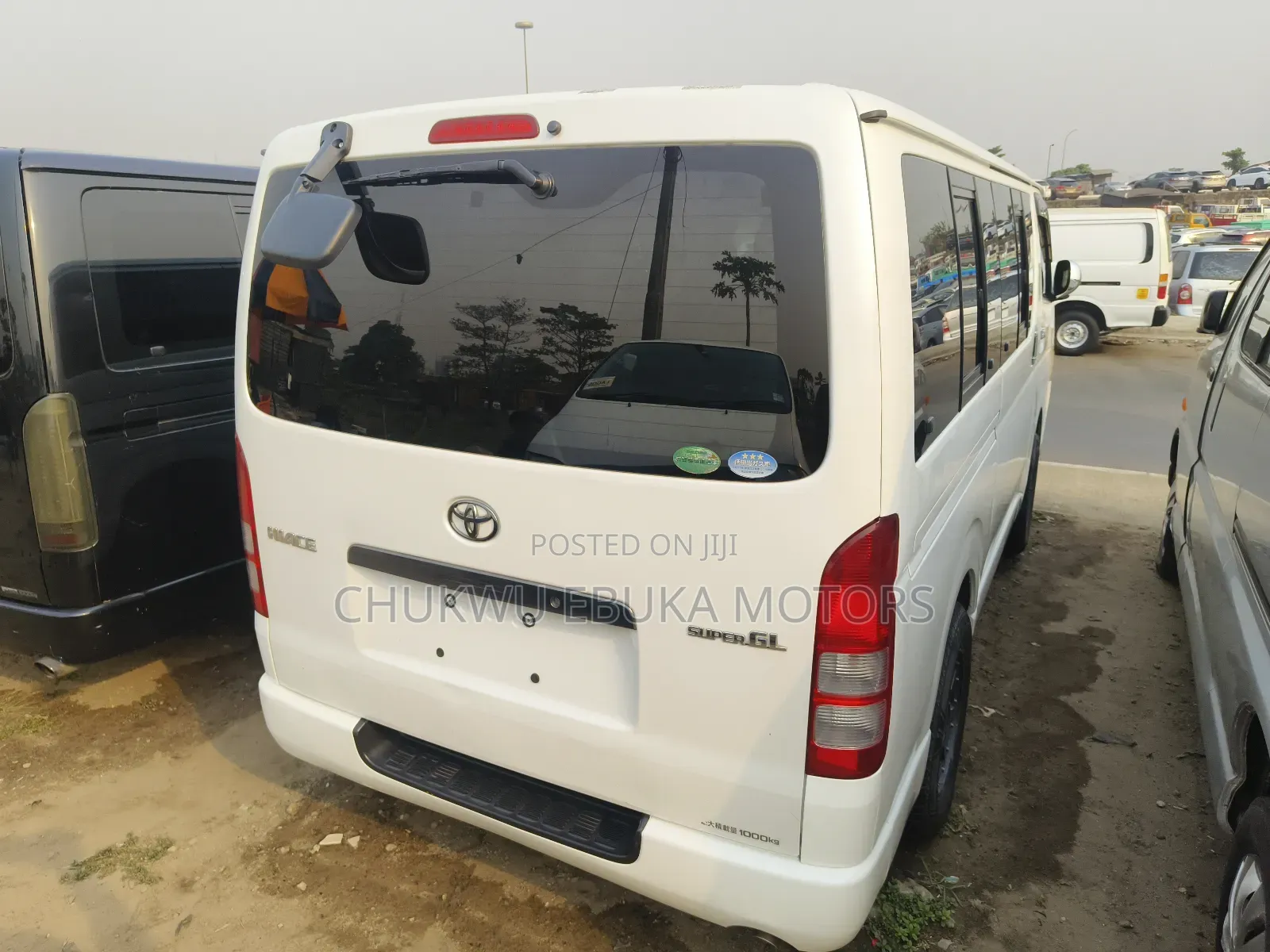 Toyota HiAce 2013 White