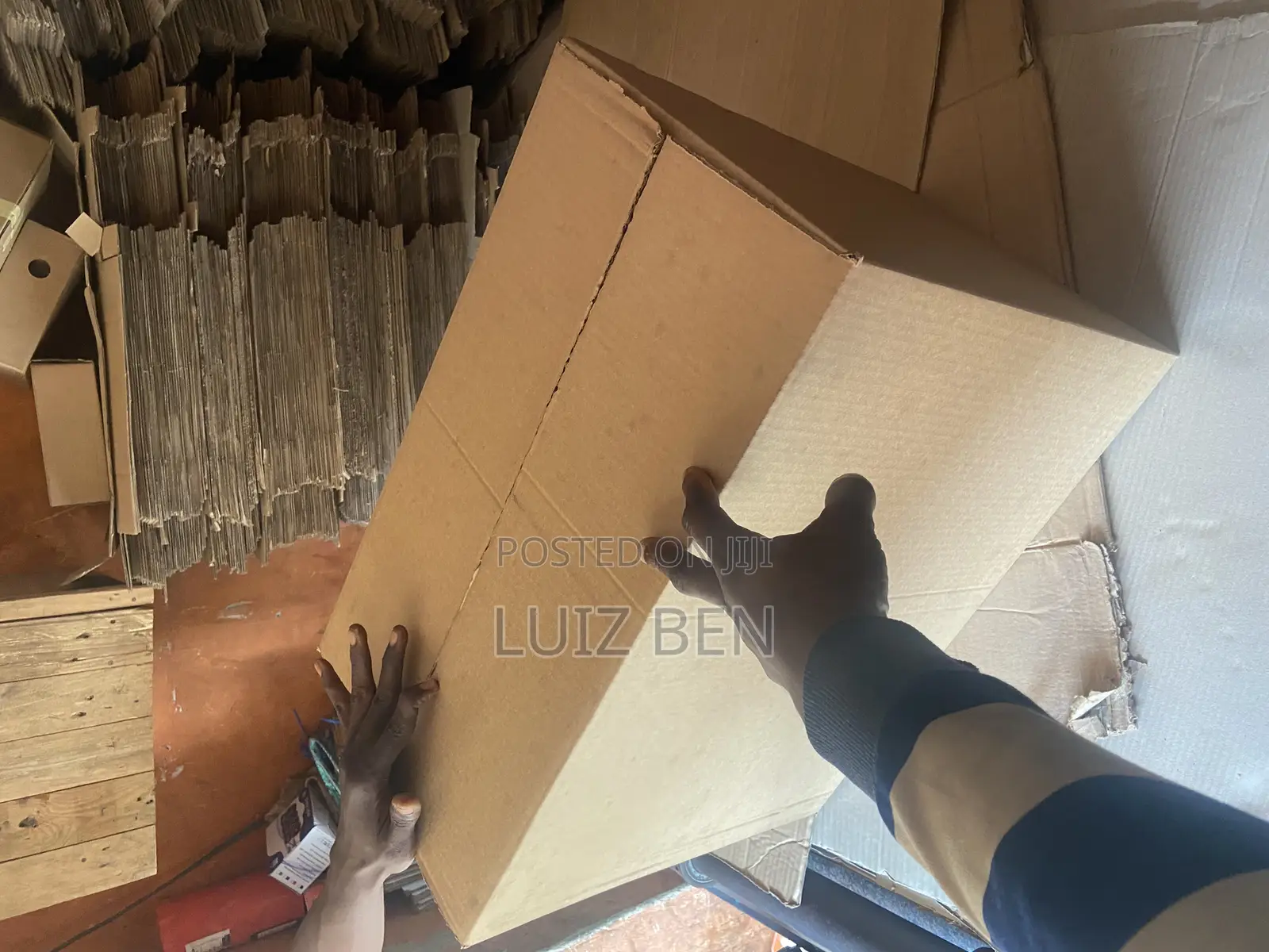 Diffrent Sizes of Plain Hand Made Cartons