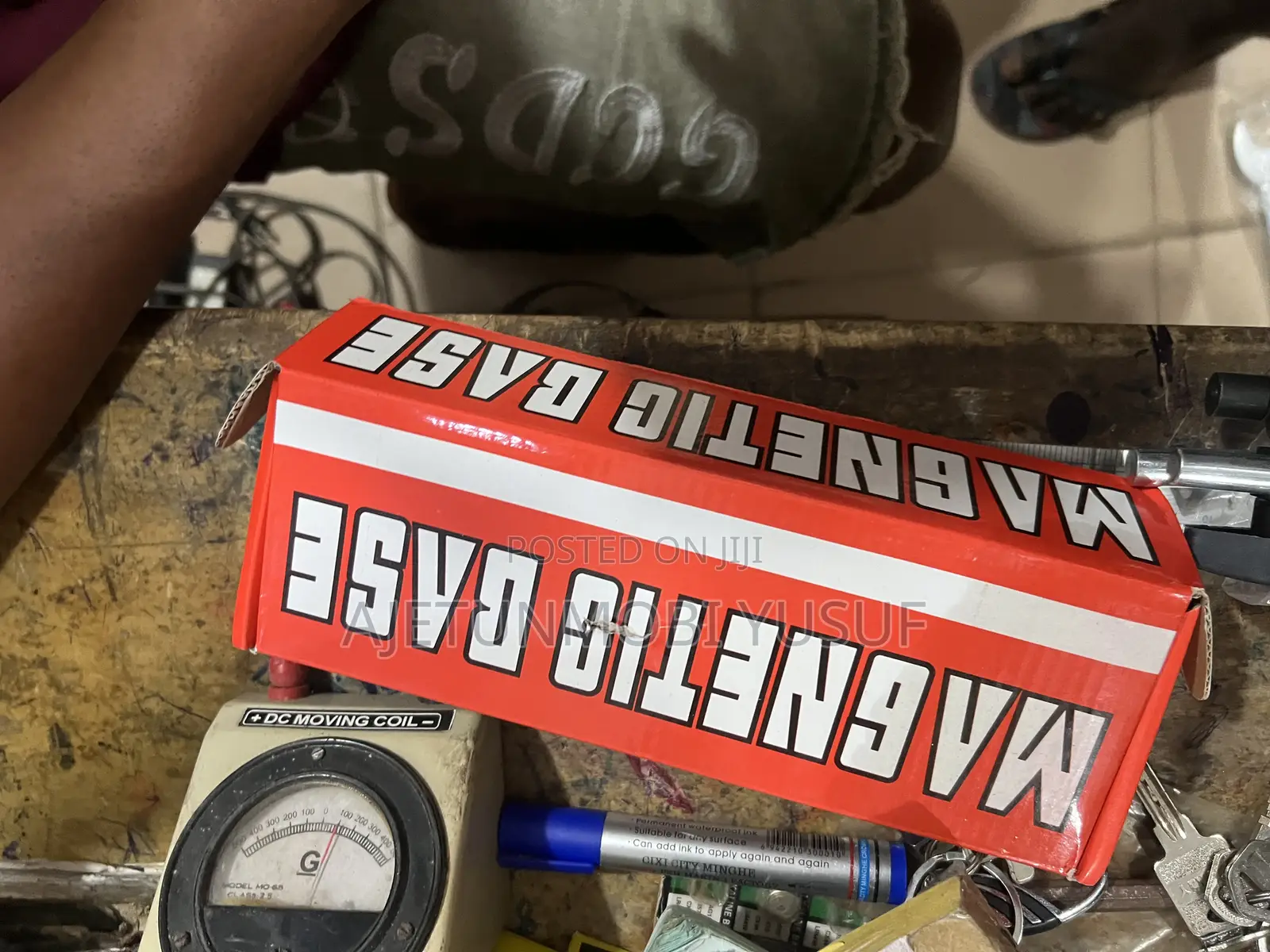 Magnet Stand